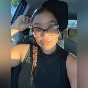 Meet your Posher, Ivy